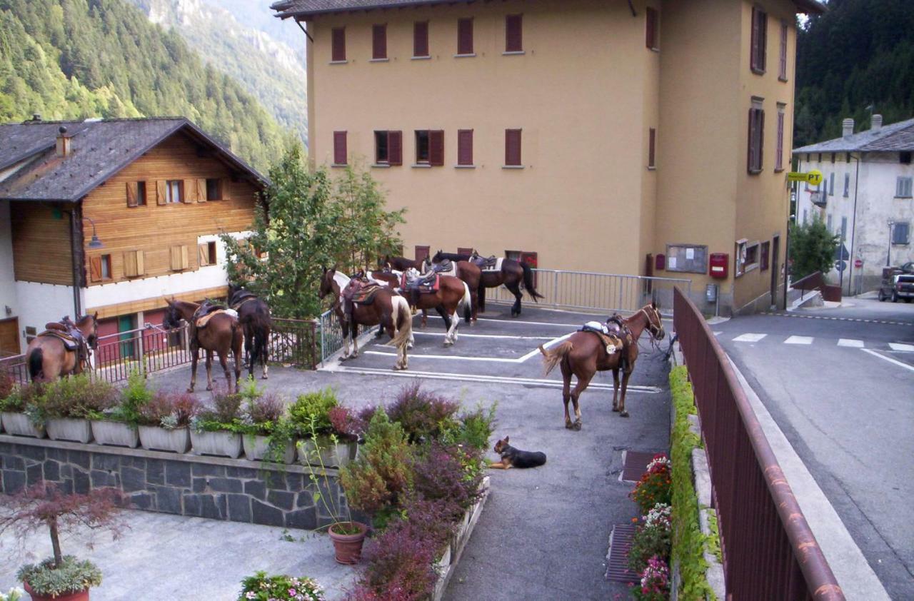 Albergo Ristorante Sole Mezzoldo Екстериор снимка